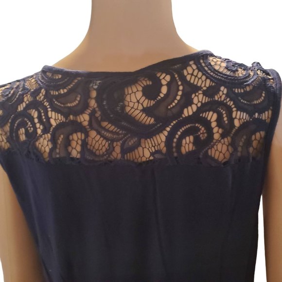 Adrianna Papell Sz M Navy Lace Front Stretch Back Sleeveless Top Office Teacher - Picture 4 of 7